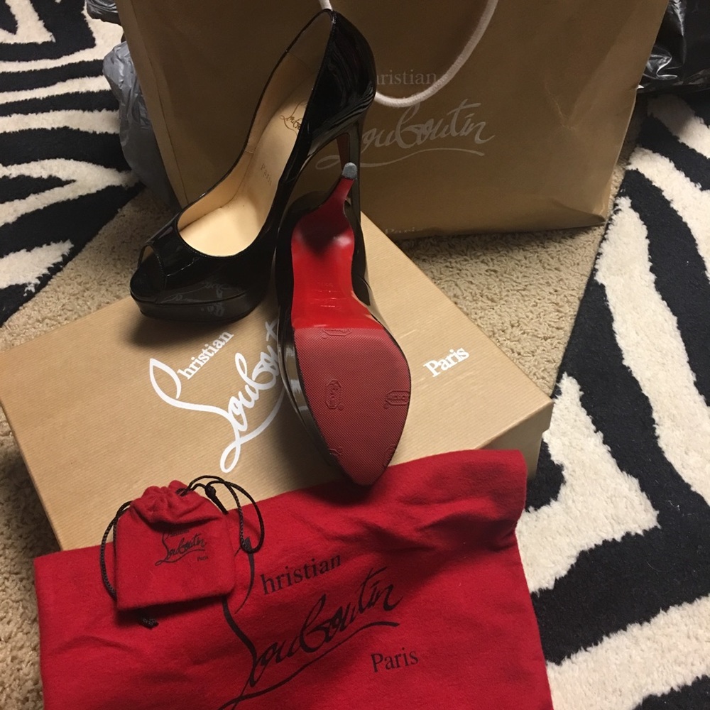 Christian Louboutin lady peep 150